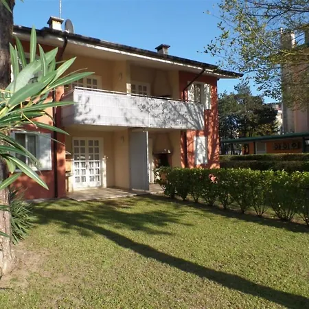 Apartamento Practical Flat In A In Centre Bibione